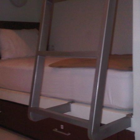 Mirah Hostel 레기안 외부 사진
