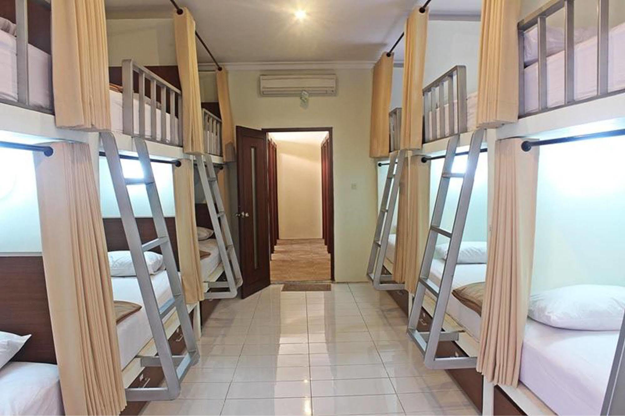Mirah Hostel 레기안 외부 사진