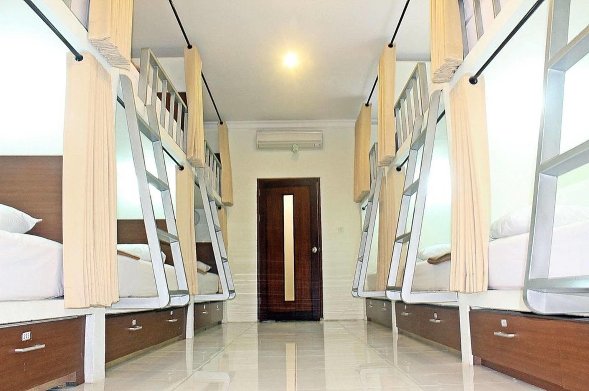 Mirah Hostel 레기안 외부 사진